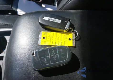 2017 Chrysler 300 Limited Awd z USA, uszkodzony, nr VIN 2C3CCARG8HH512384